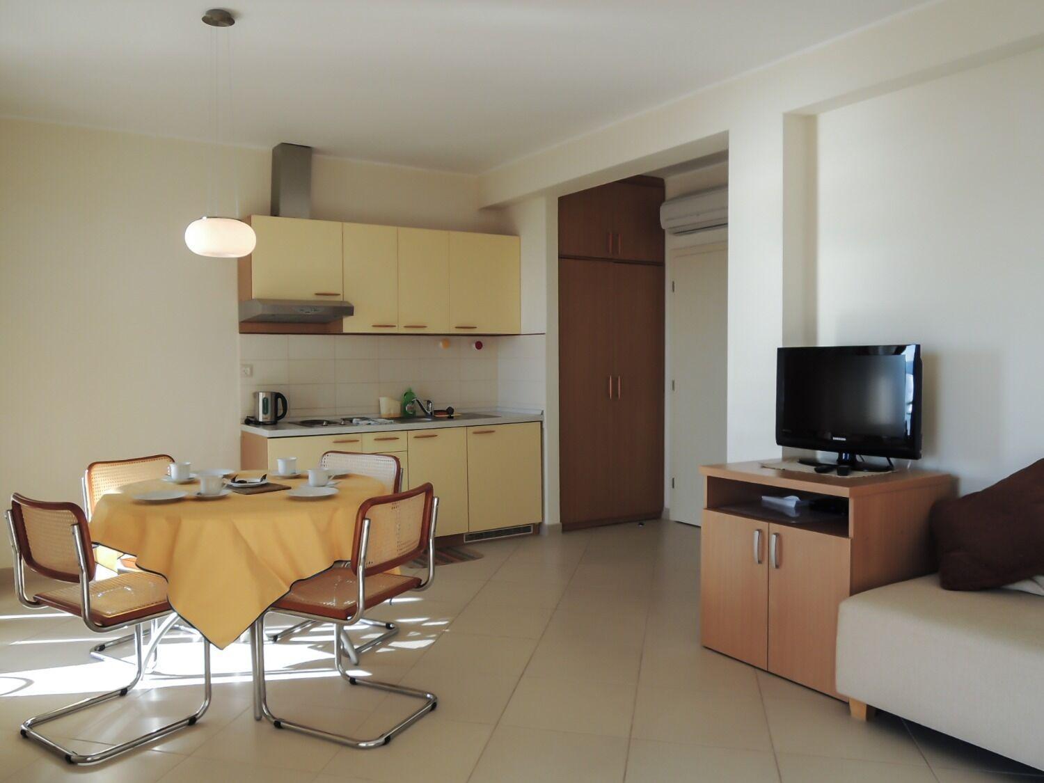 Lada Apartman *